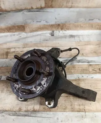 Chrysler Pacifica Front wheel hub 04743146AB