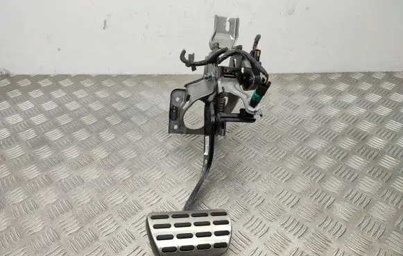 KIA Sportage Brake pedal 32800F1745