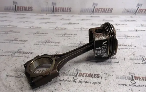 Toyota Corolla Verso AR10 Piston with connecting rod