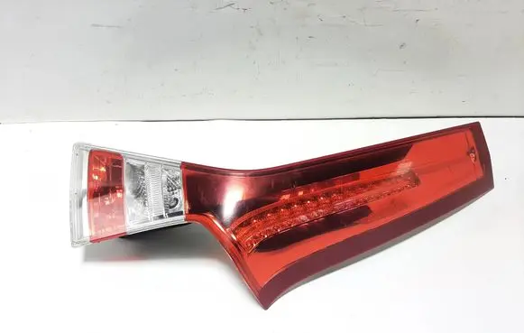 Volvo XC70 Tailgate rear/tail lights 