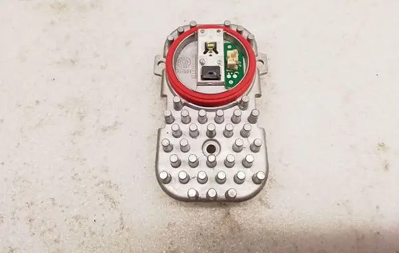 BMW X5 F15 LED ballast control module 1305715084