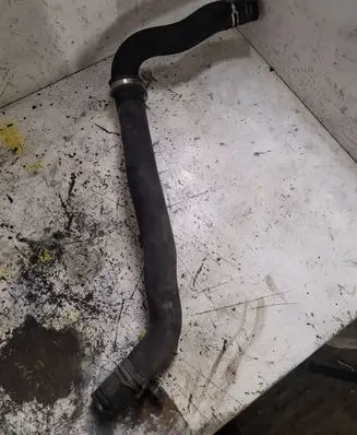 Renault Latitude (L70) Engine coolant pipe/hose