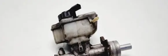 Volkswagen Golf V Master brake cylinder 1K1611301C