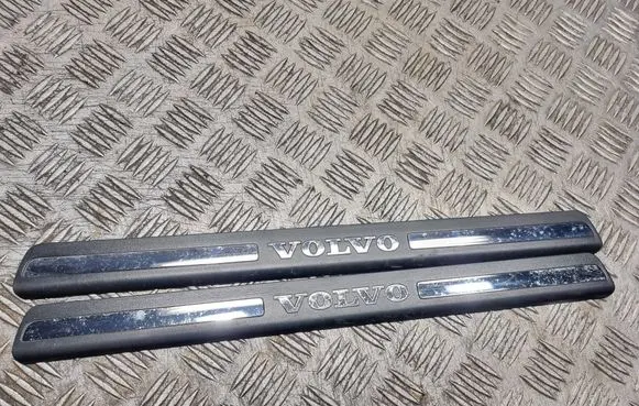 Volvo V70 Front sill trim cover 8659960