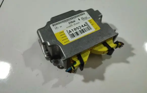 Mercedes-Benz A W169 Airbag control unit/module 1698206626