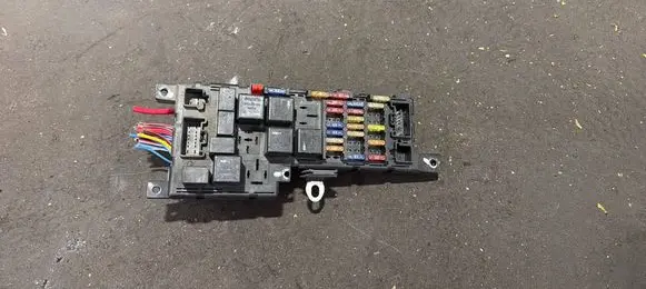 Volvo S80 Fuse module 518828009