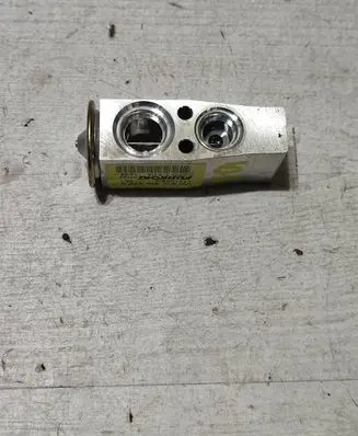 Volkswagen Touran III Air conditioning (A/C) expansion valve 5Q0816679B T11199BA 201122305