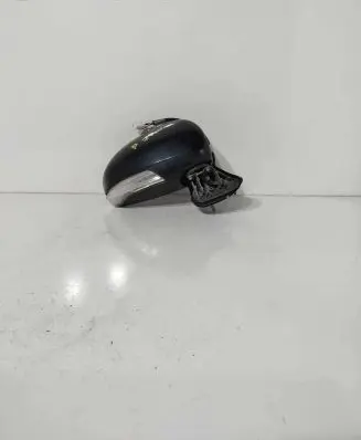 Toyota Avensis T270 Front door electric wing mirror 