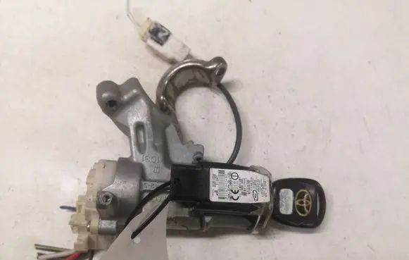 Toyota RAV 4 (XA20) Ignition lock