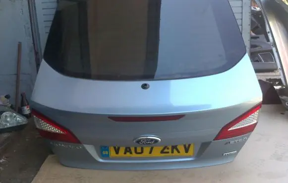 Ford Mondeo MK IV Tailgate/trunk/boot lid