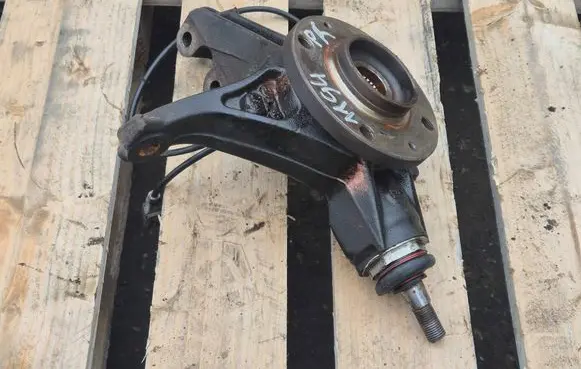 Citroen C4 I Picasso Front wheel hub