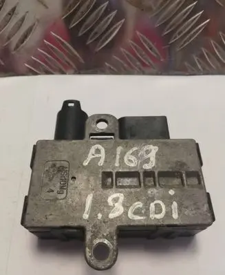 Mercedes-Benz A W169 Glow plug pre-heat relay A6401530479 899087000 6409000300