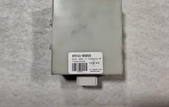 Toyota Avensis T250 Door control unit/module 8974105050