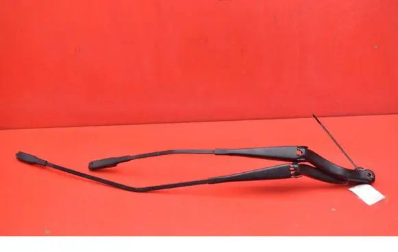 Opel Corsa E Front wiper blade arm 13284136
