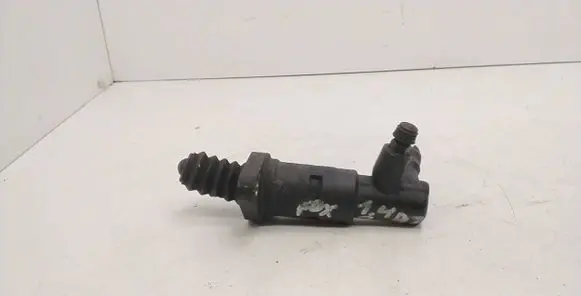 Clutch slave cylinder