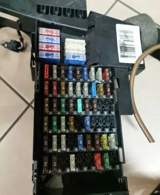 Mercedes-Benz B W245 Fuse module 40004339857