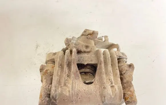 Opel Zafira A Rear brake caliper