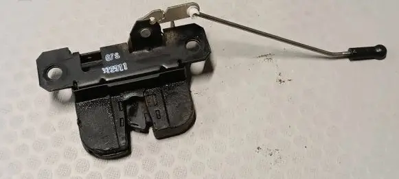Loading door lock