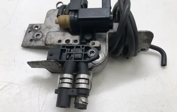 Volvo V40 Turbo solenoid valve 31293964 31293427