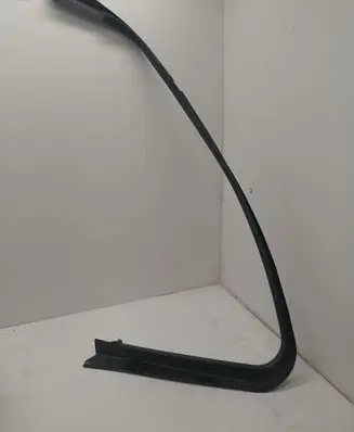 Porsche Macan (95B) Front door glass trim molding 95B867609