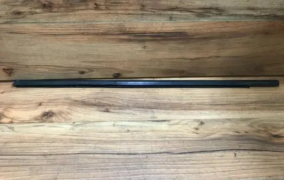 Front door glass trim molding