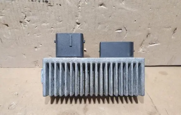 Renault Master III Glow plug pre-heat relay 8200558438A