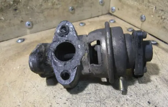 KIA Sportage EGR valve K5T576
