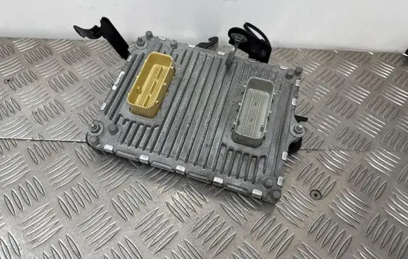 Chrysler Pacifica Engine control unit/module 68267020AE