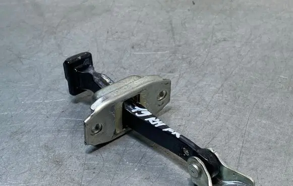 Mitsubishi Outlander Front door check strap stopper