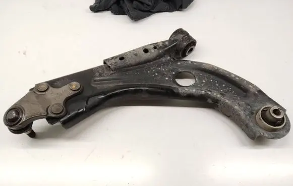 Opel Grandland X Front lower control arm/wishbone 7AAA220722779D