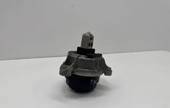 BMW 5 F10 F11 Engine mount bracket 22117935141