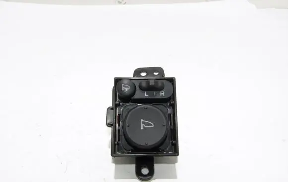 Wing mirror switch