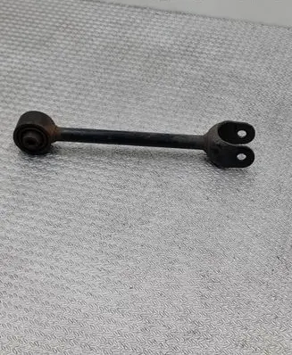 Toyota Prius (XW50) Rear control arm