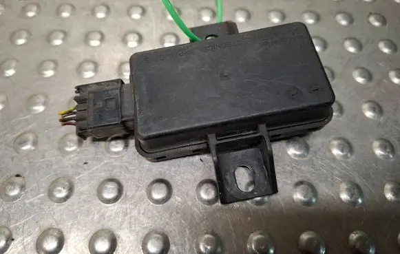 Mercedes-Benz CLA C117 X117 W117 Tire pressure control unit A0009008402