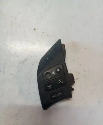 Steering wheel buttons/switches