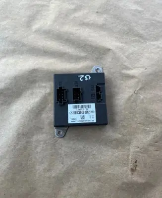 Mercedes-Benz E W211 Comfort/convenience module 2115452132