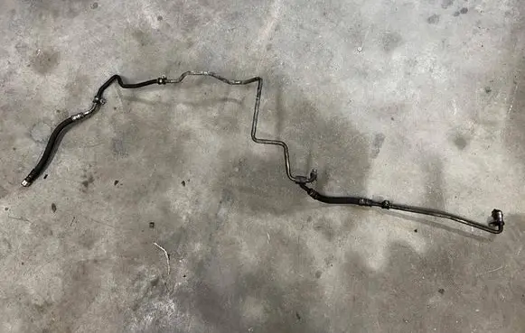 Mercedes-Benz CLS C218 AMG Turbo turbocharger oiling pipe/hose 