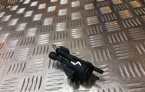 Mercedes-Benz E W212 Vacuum valve 0025407057
