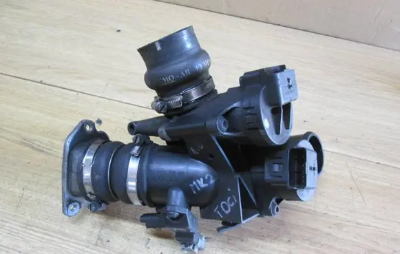 Ford C-MAX II Throttle valve 9655971880 25352157