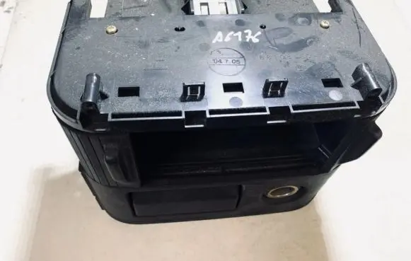 Nissan X-Trail T30 Glove box 68108EQ400