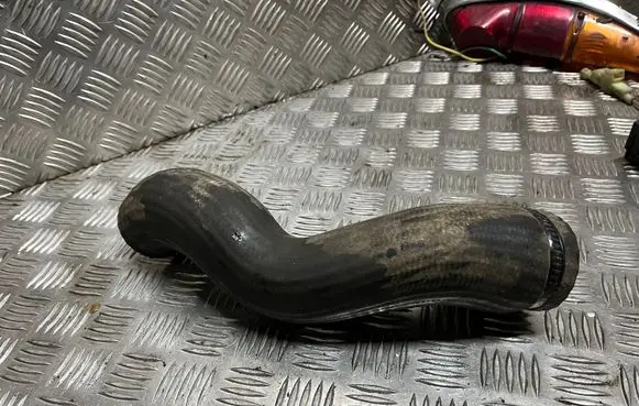Volvo V70 Intercooler hose/pipe