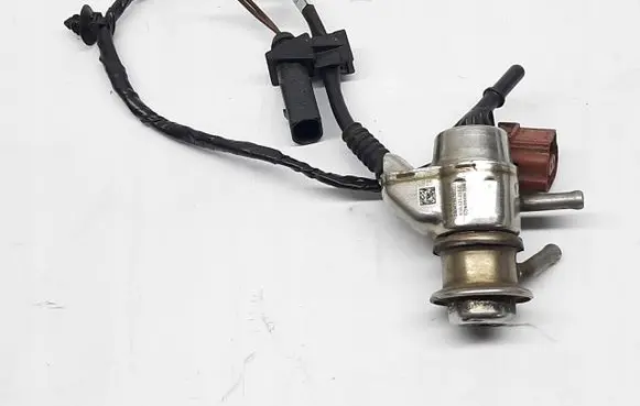 Audi A4 S4 B8 8K AdBlue injector 04L131113G