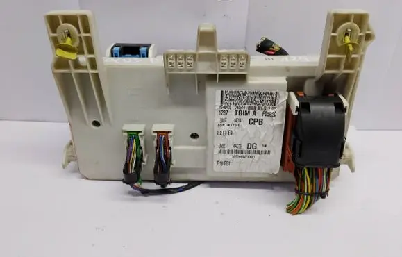 Ford C-MAX I Fuse module 3M5T14A073DG 3M5T14014CPB