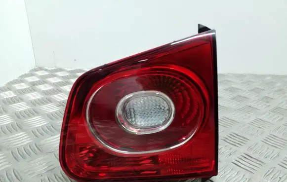 Volkswagen Tiguan Tailgate rear/tail lights 5N0945094B
