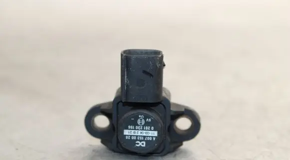 Mercedes-Benz C AMG W204 Air pressure sensor A0071530028