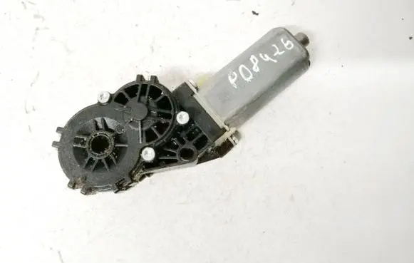 Volkswagen PASSAT B6 Seat adjustment motor 0390203224