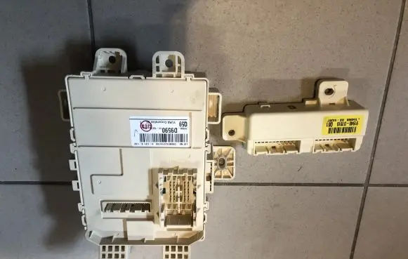 KIA Sportage Fuse module 91950D9590 91940D7010