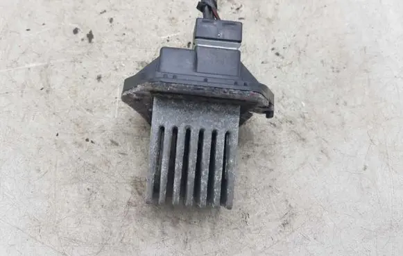 Subaru Legacy Heater blower motor/fan resistor 96211