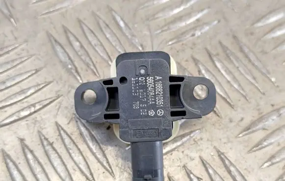 Mercedes-Benz CLA C117 X117 W117 Airbag deployment crash/impact sensor A1668210351 56054084AA Q02017502