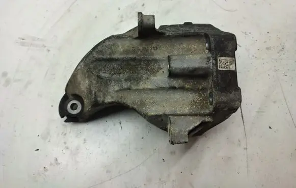 Mercedes-Benz C W204 Engine mounting bracket A6512230004
